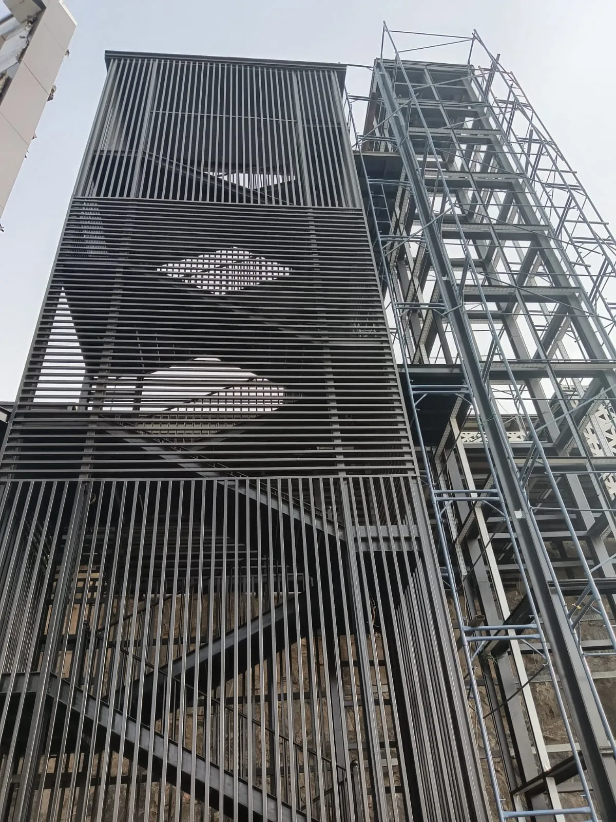  مصاعد طوارئ  